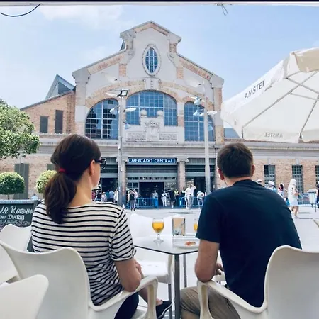 Desconecta Junto Al Mercado Central De Alicante Exterior foto